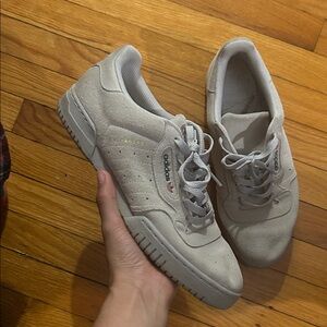 Adidas Sneakers (powerphases)